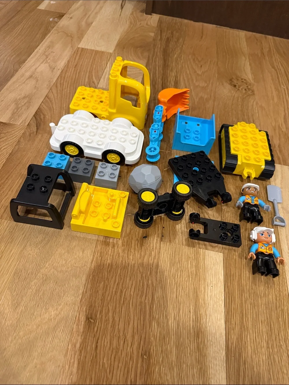 LEGO Duplo 10931 Truck & Tracked Excavator